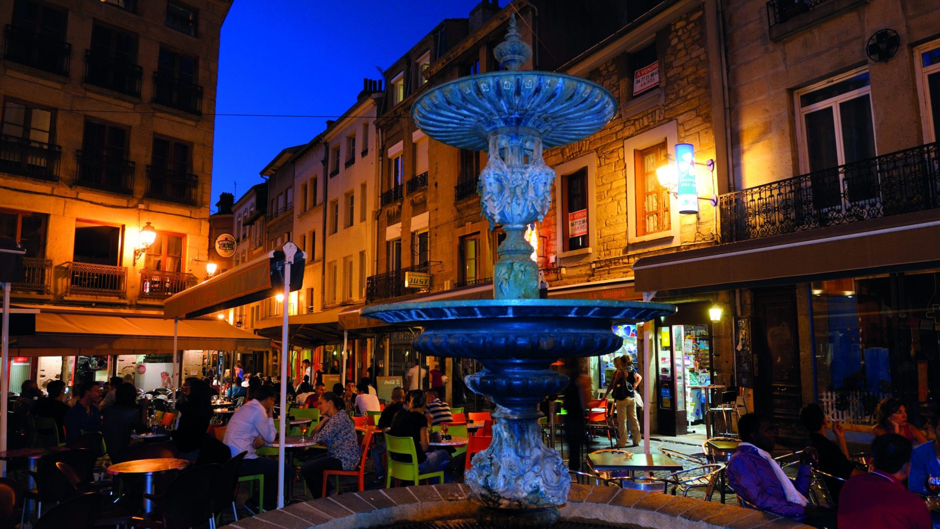 Boire un verre Rue Martyrs de Vingré sem_copyright_philippon