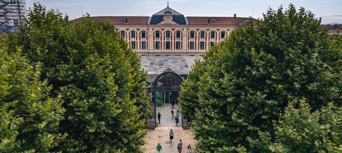 La_Cite_du_design___Place_de_la_Manufacture_d_Armes-Saint-Etienne_Tourisme___Congres___Valentin_Tissot_-_Frenchexploreur-88699